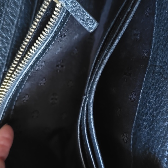 Tory Burch Women's 141004 Pebbled Leather Britten Zip Continental Wallet (Black) - Picture 8 of 11